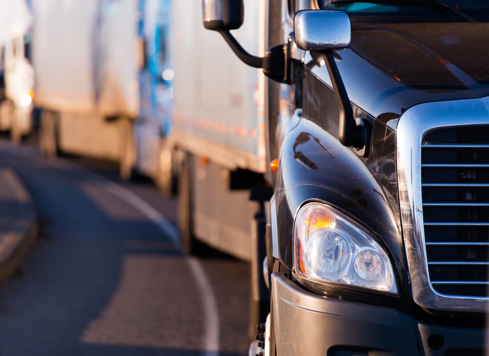 How Long Are Tractor Trailers? 10 Facts about 18-Wheelers - TK Injury  Lawyers